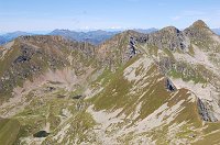 20 Versante occ. della Val Sambuzza, Chierico, laghetti di Caldirolo e Corno Stella